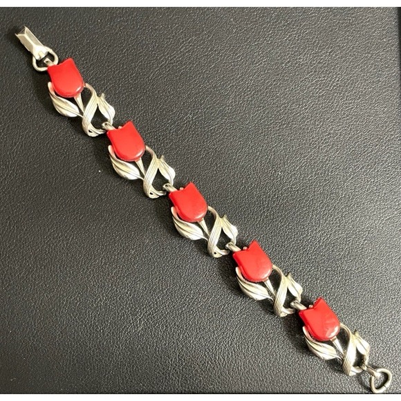 Vintage STAR Thermoset Bracelet Tulip Red Silver Tone Lucite Midcentury Floral - Picture 3 of 10